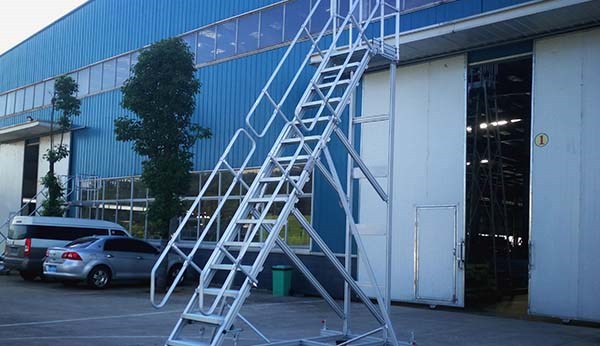 Mobile Platform Ladder-4m